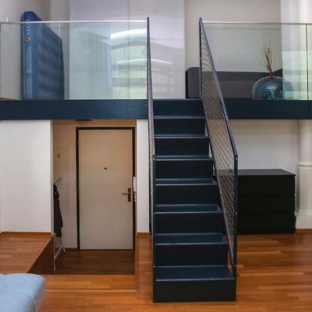 Modern Apartment With Terrace And Air Conditioning 프라하 외부 사진