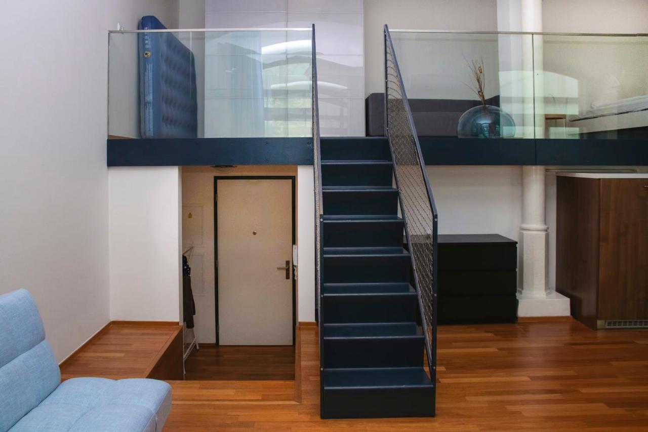 Modern Apartment With Terrace And Air Conditioning 프라하 외부 사진