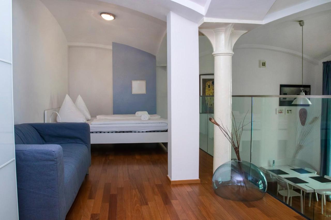 Modern Apartment With Terrace And Air Conditioning 프라하 외부 사진