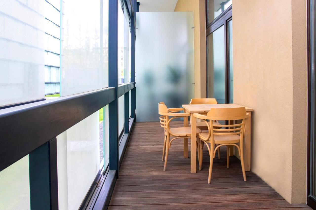 Modern Apartment With Terrace And Air Conditioning 프라하 외부 사진