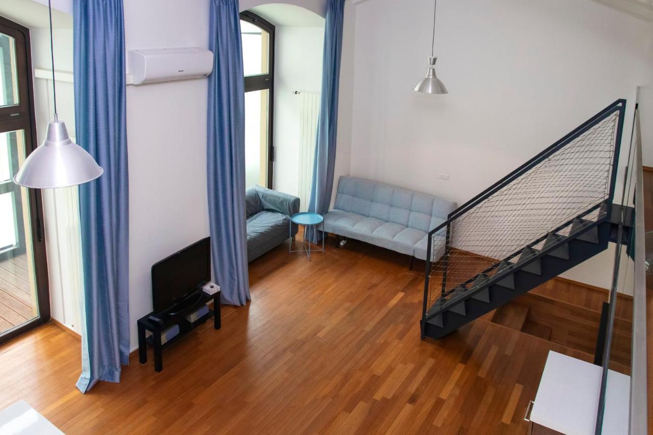 Modern Apartment With Terrace And Air Conditioning 프라하 외부 사진